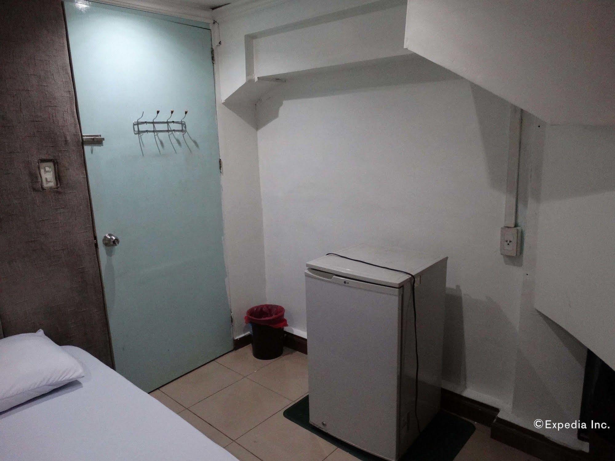 Gaius Inn Manila Bagian luar foto