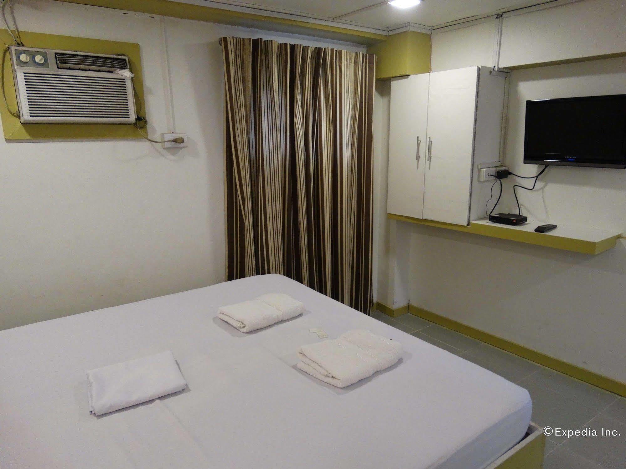 Gaius Inn Manila Bagian luar foto