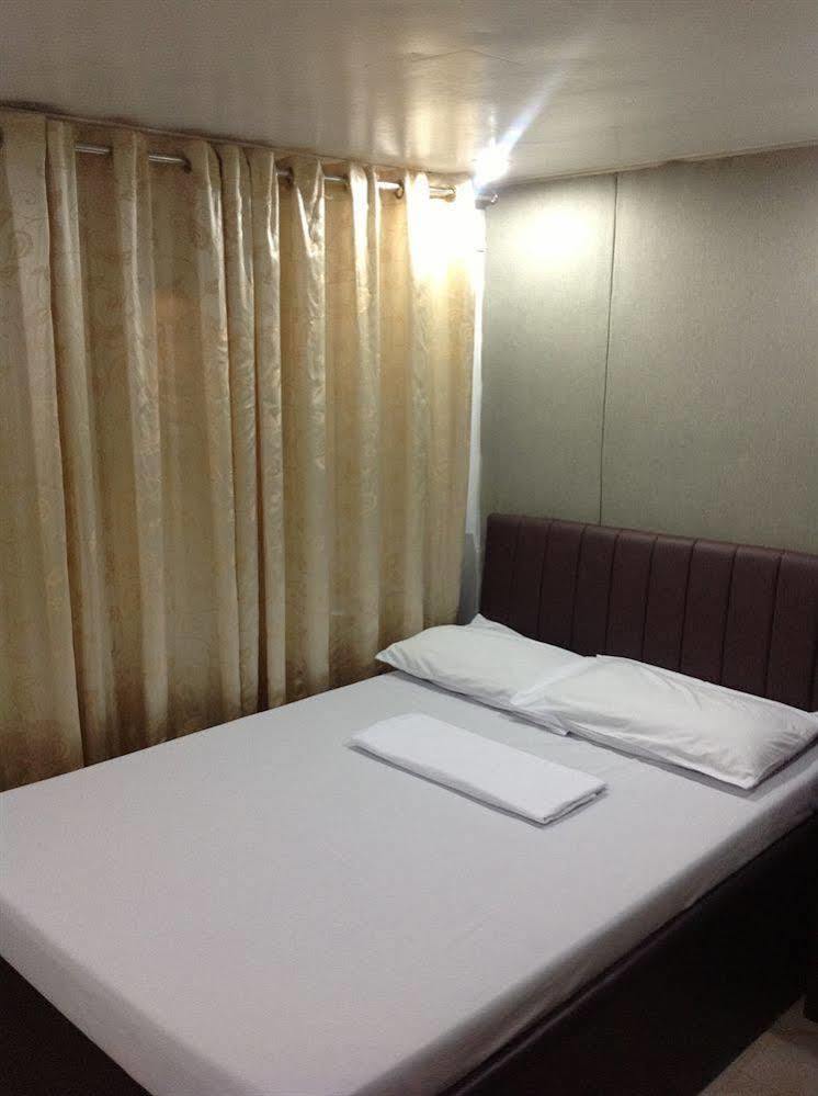 Gaius Inn Manila Bagian luar foto